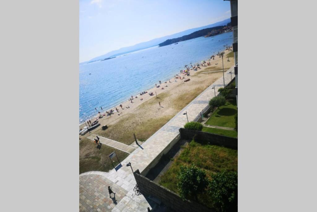 Precioso Apartamento En Primera Linea De Playa Vilagarcia de Arousa Esterno foto